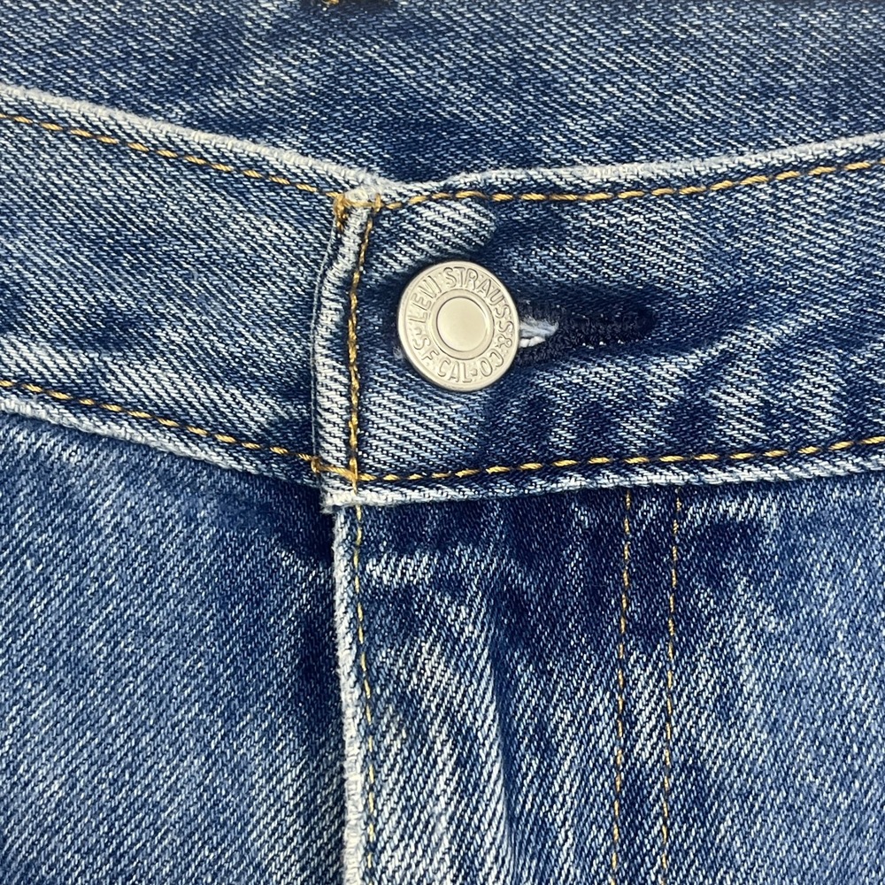 Levi's 550 Jeans Mens 48x30 Blue Denim Cotton Stretch Medium Wash Relaxed Fit - Picture 3 of 16